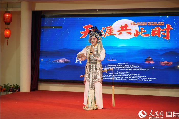 曲劇表演。人民網(wǎng)記者 姜宣攝
