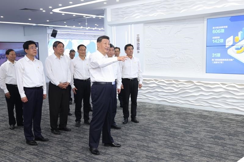 △2024年10月16日，習近平總書記在中國（福建）自由貿(mào)易試驗區(qū)廈門片區(qū)參觀自由貿(mào)易試驗區(qū)建設成果展。