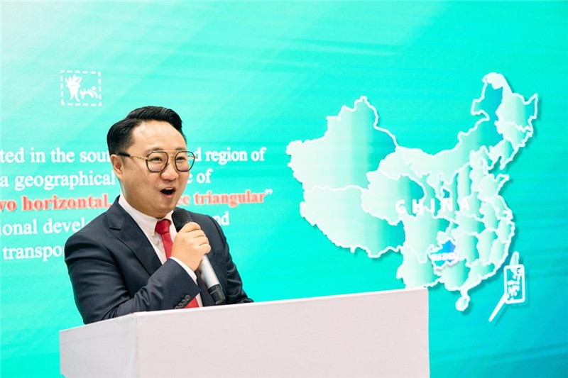 “中國館”貴州旅游推介會現(xiàn)場介紹。楊浩鵬