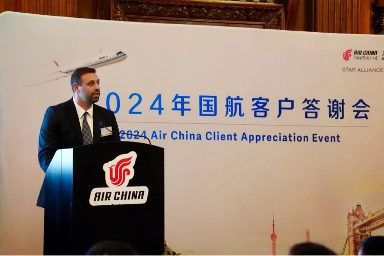 英國48家集團俱樂部主席杰克·佩里發(fā)表致辭。吳若鳴攝