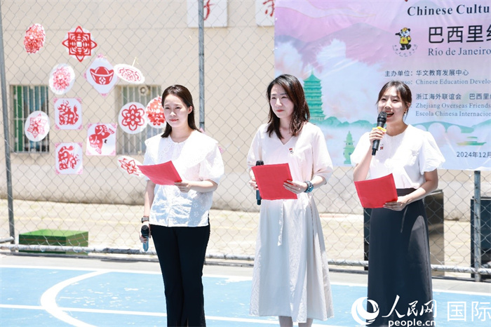詩(shī)歌朗誦《我的南方和北方》表達(dá)了對(duì)祖國(guó)家鄉(xiāng)大好河山的熱愛(ài)。人民網(wǎng)記者 陳海琪攝