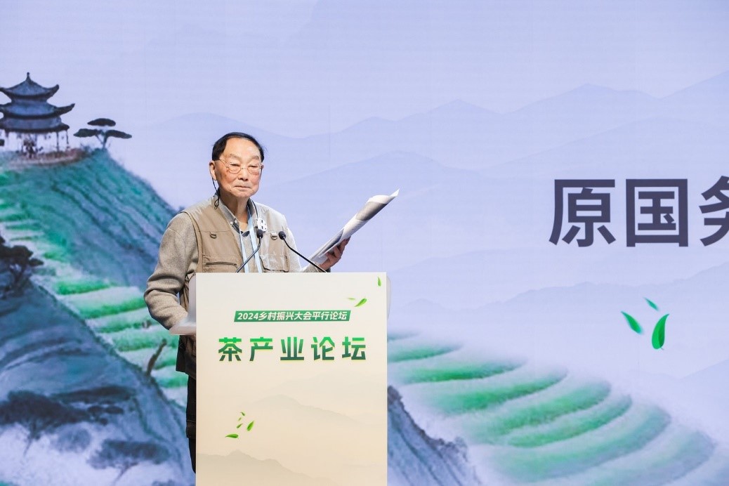 全國農(nóng)業(yè)科技創(chuàng)業(yè)創(chuàng)新聯(lián)盟主席，原國務(wù)院參事、國務(wù)院扶貧辦主任、農(nóng)業(yè)部副部長劉堅致辭