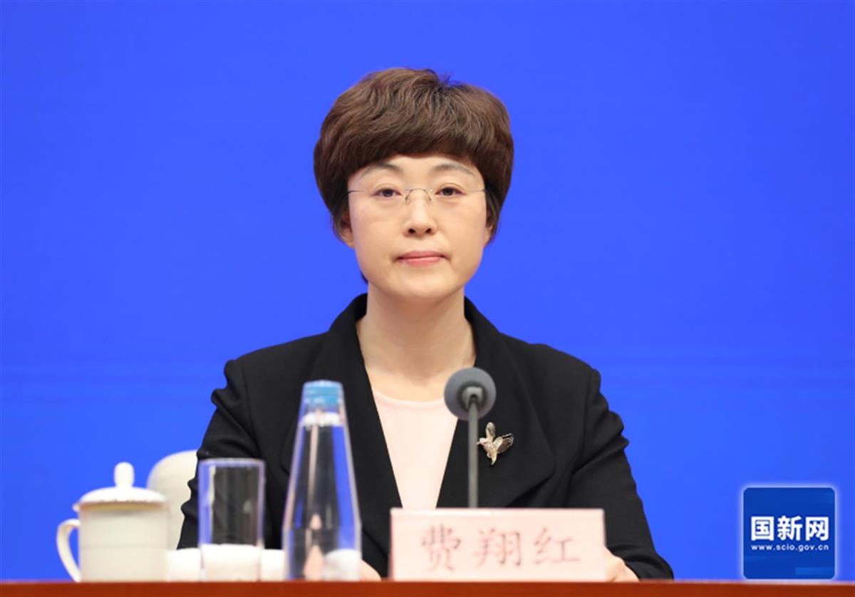 司法部新聞發(fā)言人、法治宣傳中心主任費翔紅。圖片來源：國新網(wǎng)