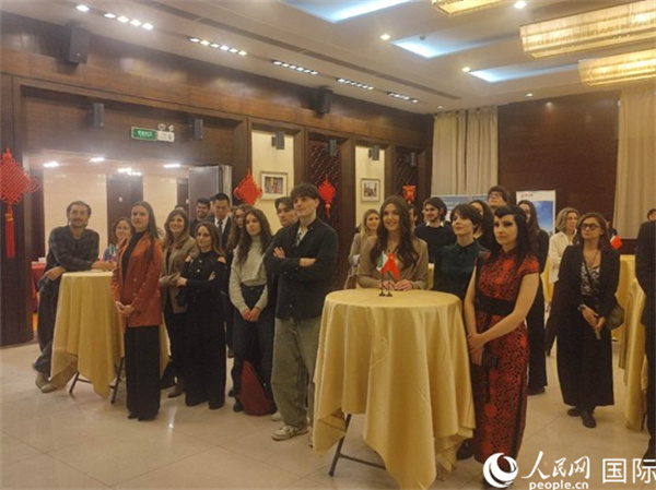 來自意大利多所高校的師生代表參加了此次活動。人民網(wǎng)記者鄭彬攝