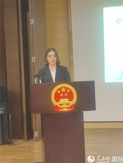 意方學生代表白綺花發(fā)言。人民網(wǎng)記者 鄭彬攝