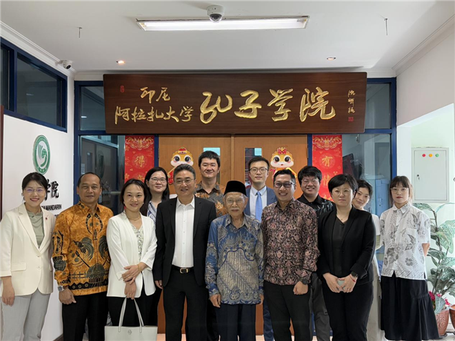 中國—東盟中心代表團訪問阿拉扎大學孔子學院?；顒又鬓k方供圖