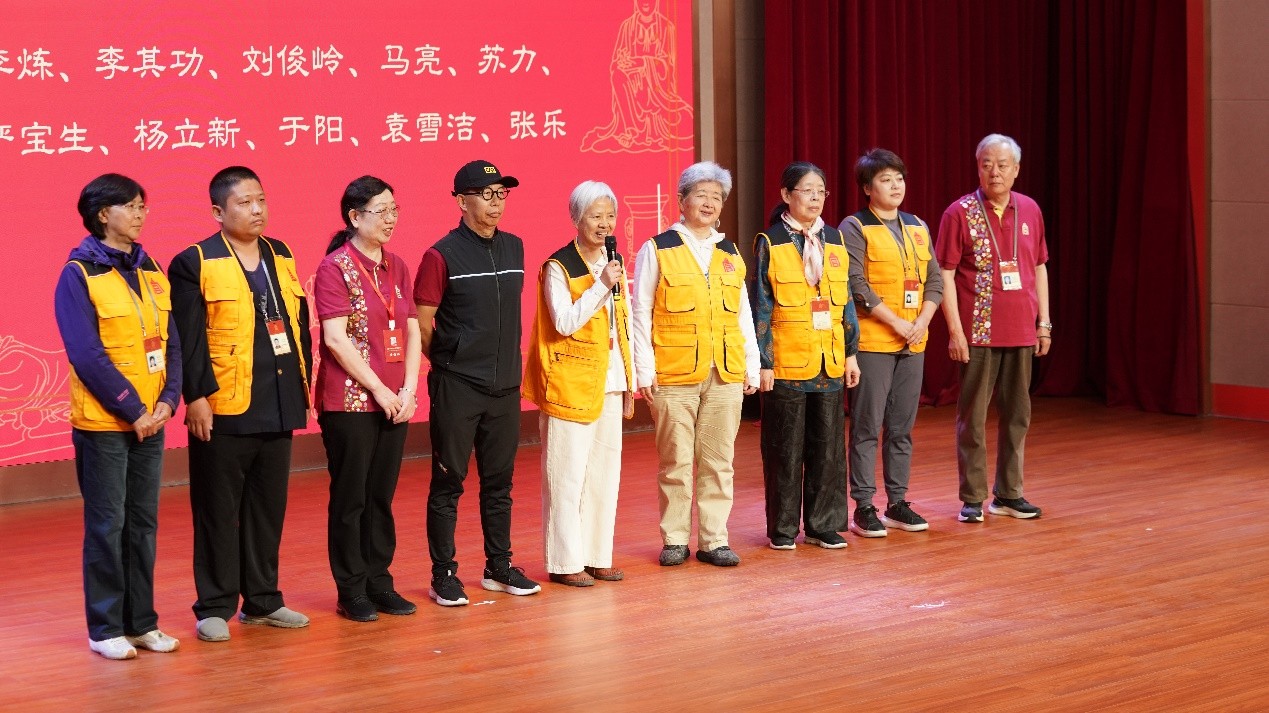 服務(wù)滿二十年志愿者代表發(fā)表感言。故宮博物院供圖