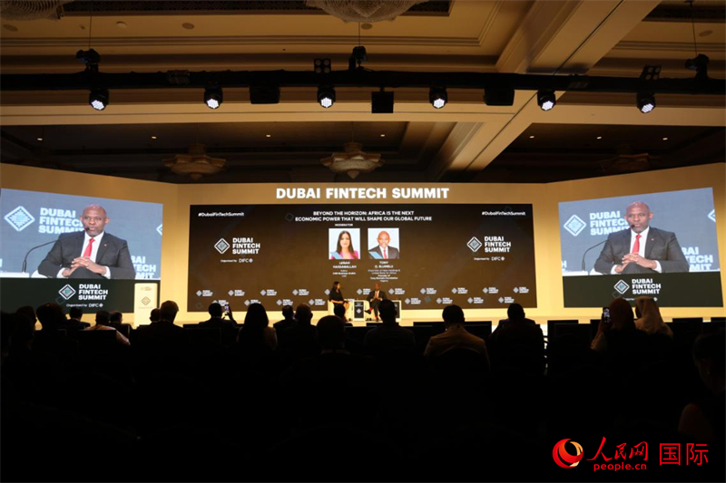 2025迪拜金融科技峰會(huì)期間舉行的對(duì)話活動(dòng)。人民網(wǎng)記者 張志文攝