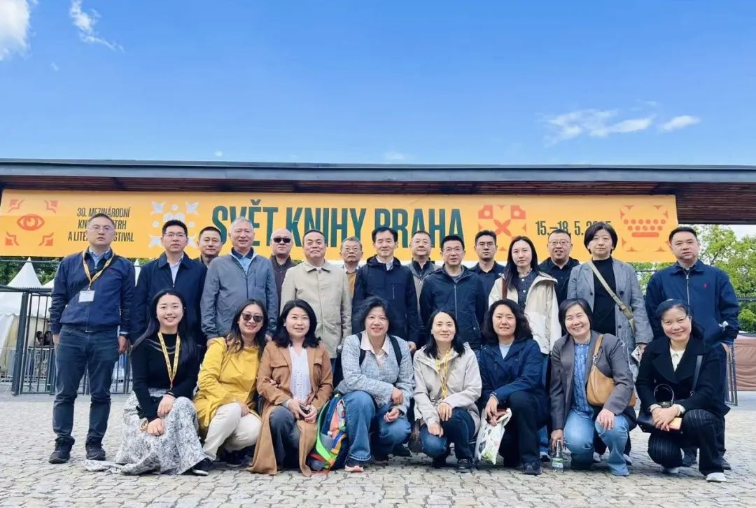 中國出版界代表團合影。圖片均由國圖集團供圖