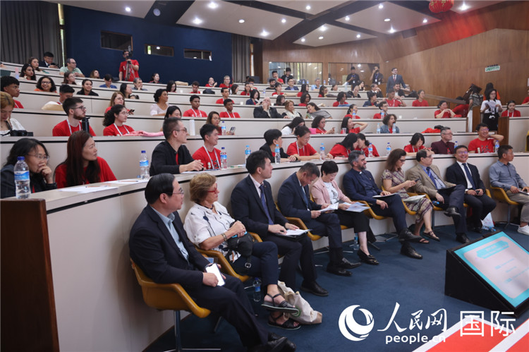 2025年“漢語橋”巴西賽區(qū)決賽現(xiàn)場。人民網(wǎng)記者 時元皓攝