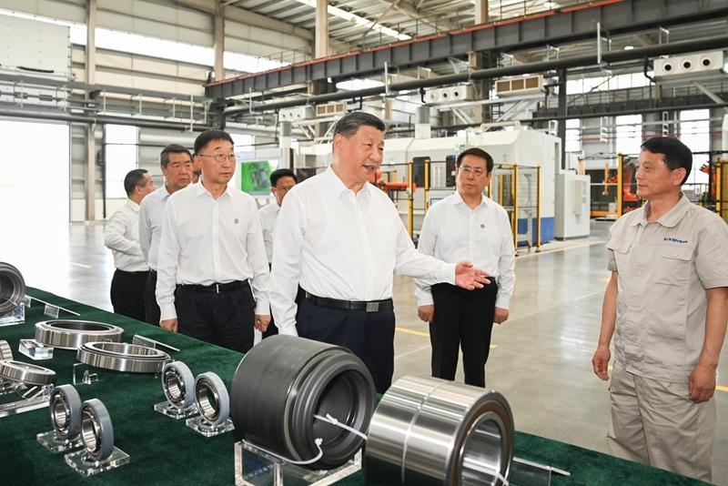 2025年5月19日，習近平總書記在河南洛陽軸承集團股份有限公司智能工廠考察。