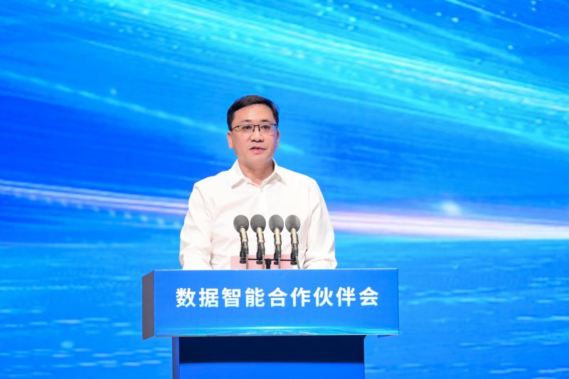 圖為河南省人民政府國(guó)有資產(chǎn)監(jiān)督管理委員會(huì)黨委委員、副主任李海峰。