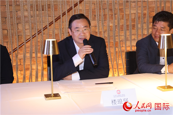 浙江省麗水市海外聯(lián)誼會(huì)會(huì)長(zhǎng)樓瑯堅(jiān)在座談會(huì)上致辭。 人民網(wǎng)記者 時(shí)元皓攝